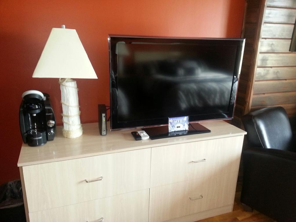 The Walla Walla Inn Rainy River Room photo