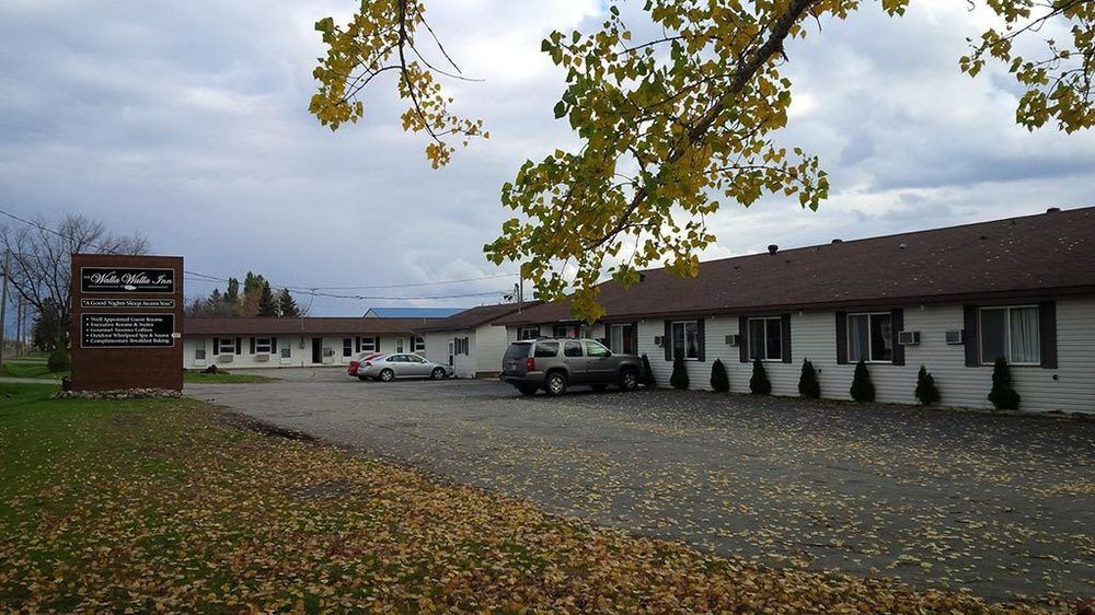 The Walla Walla Inn Rainy River Exterior photo